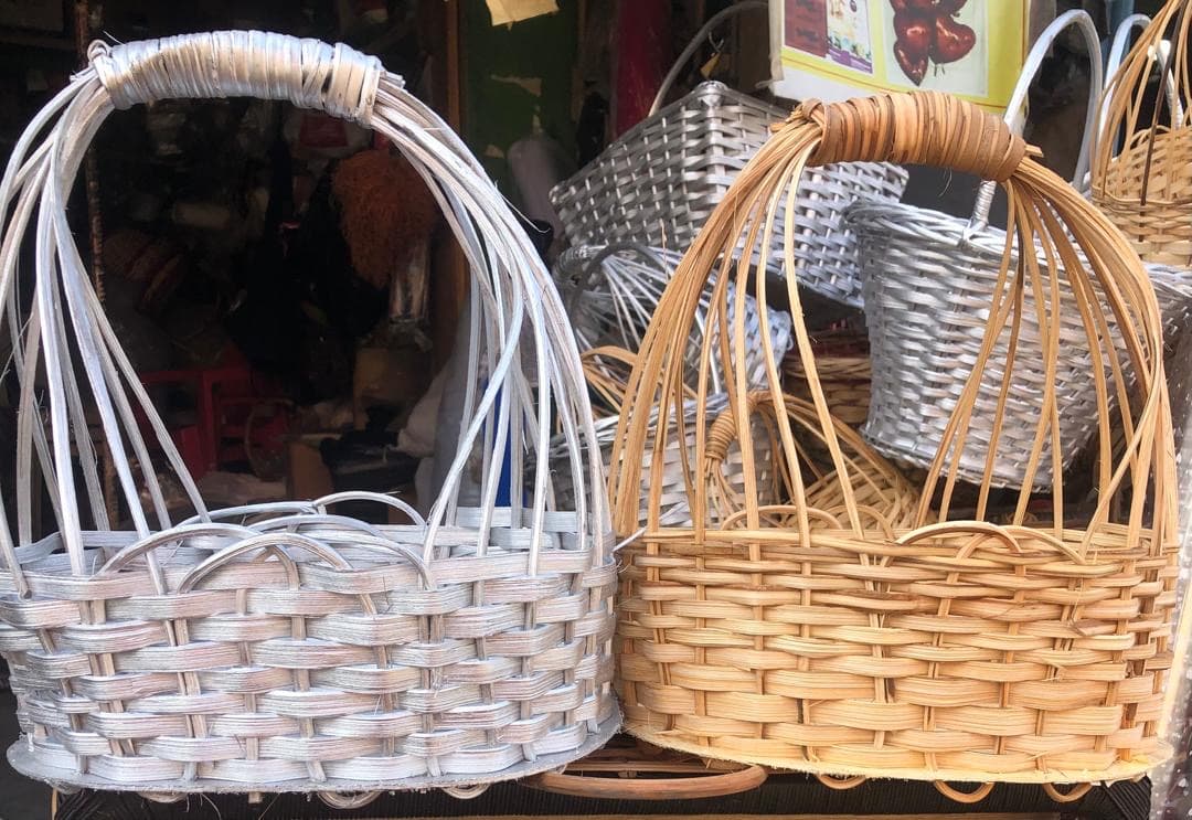 Fruit basket with handle